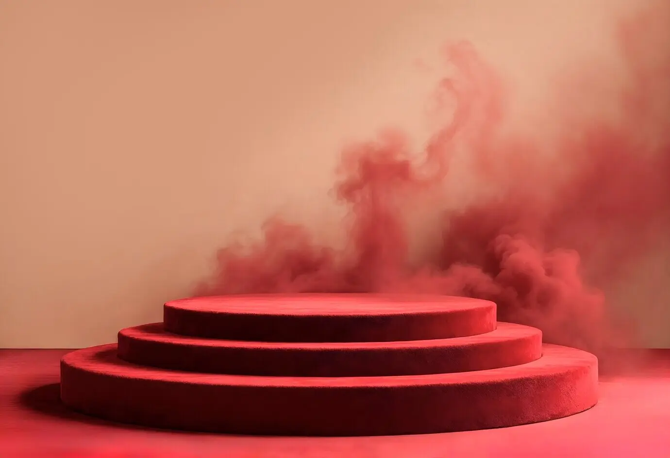 Podio de terciopelo rojo con humo
